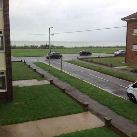 9 Gunfleet Court Apartment Clacton-on-Sea Exterior photo