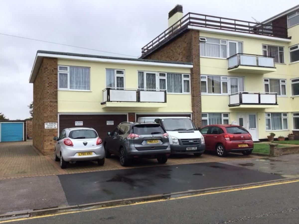 9 Gunfleet Court Apartment Clacton-on-Sea Exterior photo